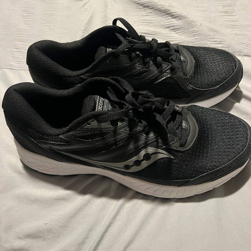 Saucony Cohesion 13 running shoes size 12